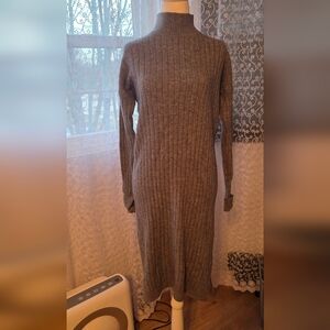Elegant Gray Knit Dress
